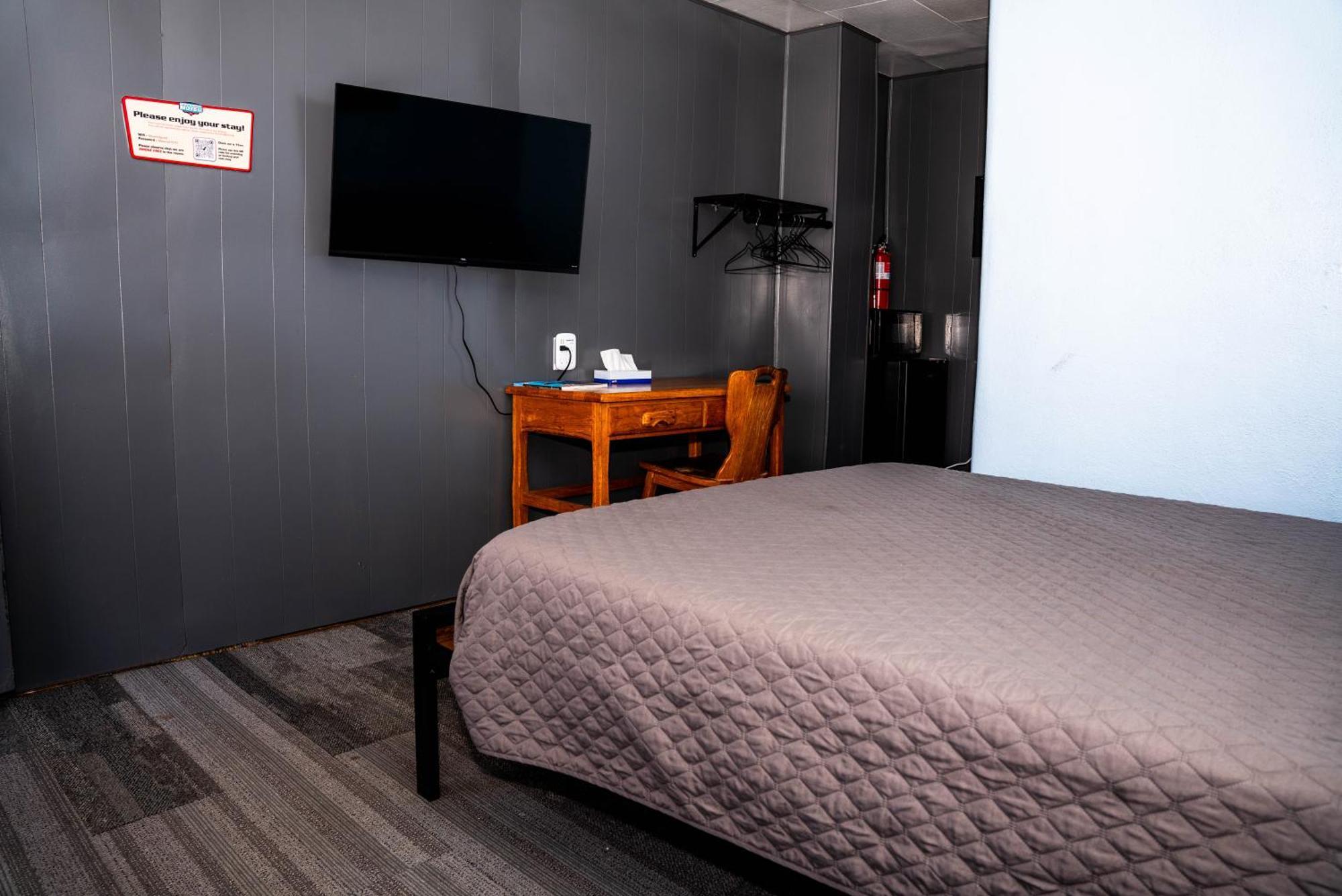 Maverick Motel Ратон Экстерьер фото